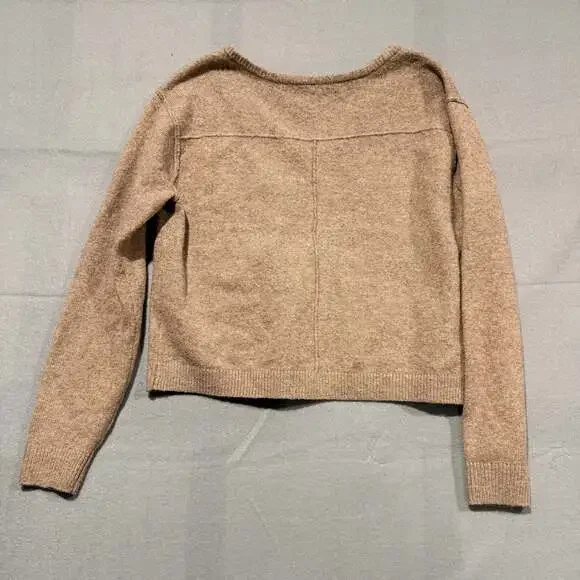 American Eagle Tan V-Neck Sweater with Bow Detail - Picture 4 of 6
